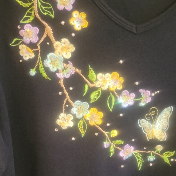 Quacker Factory SzXL Black cotton Top with floral butterfly Embroidery - Picture 3 of 5